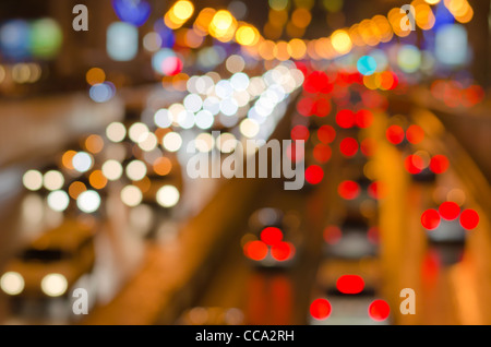 Abstrakte verschwommene bunte Kreise (defokussierten Autobahn Nachtaufnahme), geeignet als Hintergrund Stockfoto