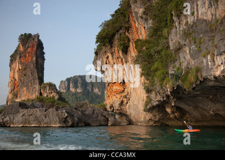 Kalksteinformationen in Ao Phra Nang Andaman Meer Thailand Stockfoto