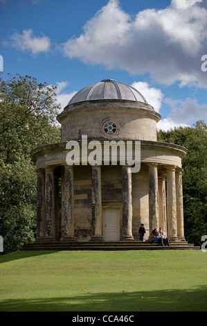 Die dorischen Tempel, Duncombe Park, Sitz der Baron Feversham, Helmsley, North Riding, Yorkshire, England Stockfoto