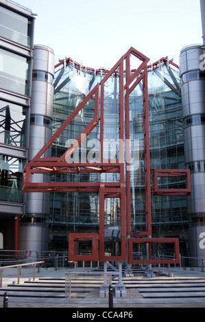 "Big 4" Metall Skulptur, Channel 4 Television Corporation, 124 Horseferry Road, Westminster, London, England Stockfoto