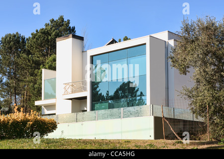 Modernes Haus in Portugal Stockfoto