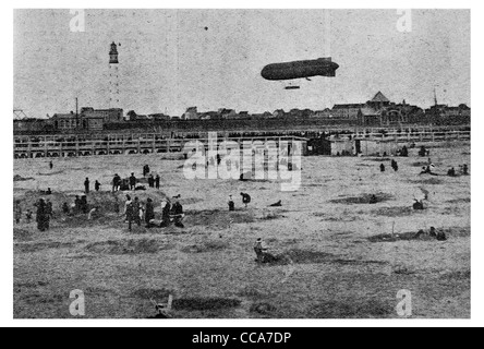 1914 britische Luftschiffe Himmel Krieger Bewachung bewacht Ostende Aufklärung Strandpromenade Ballon Luftschiff Beobachtung