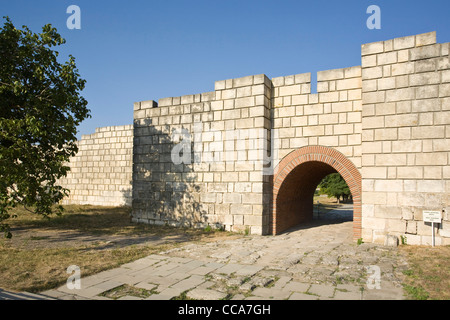 Die Festung Tor in Pliska, alte bulgarische Hauptstadt, Hochburg, Balkan, Osteuropa Stockfoto