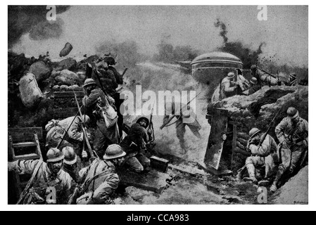 1915 gepanzerte Turm Mann Graben französische Soldaten tragen Stahlhelm Sandsack unter deutsche Artillerie Feuer Bombardement Bombardierung Stockfoto