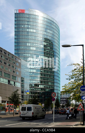 Hauptsitz der Deutschen Bahn am Potsdamer Platz in Berlin. Stockfoto