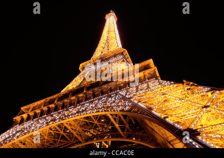 Der Eiffle Tower in der Nacht, Paris, Frankreich Stockfoto