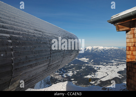 Das Karwendel (Karwendelbahn) Seilbahnstation, Mittenwald, Bayern, Deutschland. Stockfoto