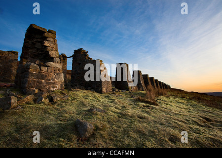 Ziegel und Stein-Strukturen der alten Bande Lead Mine bei Übergabe Brücke, Swaledale, North Yorkshire, UK Stockfoto