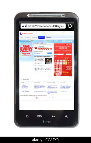 Der UK National Lottery Website auf einem HTC-smartphone Stockfoto