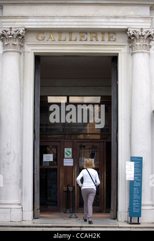 Der Eingang des Museums Galerie Accademia in Venedig. Stockfoto