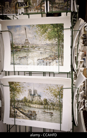 Souvenirs zum Verkauf entlang der Seine, Paris, Frankreich Stockfoto