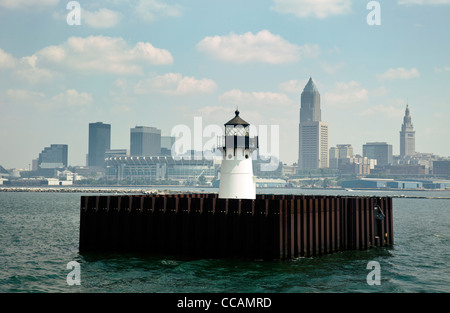 Innenstadt von Cleveland, Ohio, gesehen vom Eriesee Stockfoto