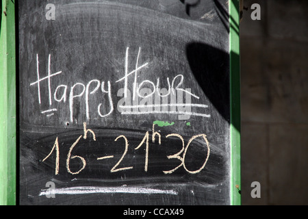 Happy-Hour Schild in Rom Italien Stockfoto
