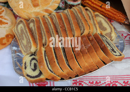 Mohn und Walnuss Brötchen Stockfoto