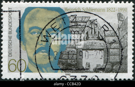 Deutschland - CIRCA 1990: Eine Briefmarke gedruckt in Deutschland, zeigt Heinrich Schliemann, circa 1990 Stockfoto