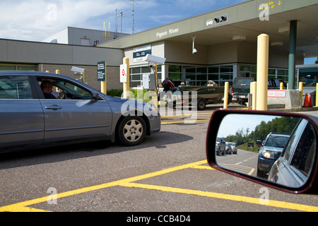 Der Grenzübergang aus Minnesota, USA in Ontario, Kanada. Stockfoto