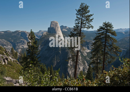 Half Dome betrachtet von der Panorama-Trail Glacial Ausgangspunkt. Yosemite-Nationalpark. Kalifornien. USA Stockfoto