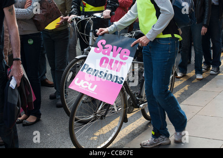 Offizielle Demo gegen Kürzungen der Regierung in Manchester Stockfoto
