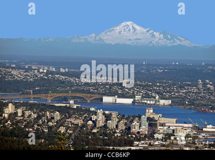 Vancouver und North Vancouver w Mt. Baker im Hintergrund Stockfoto