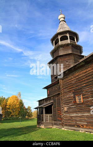 hölzerne Kapelle im Dorf Altern Stockfoto
