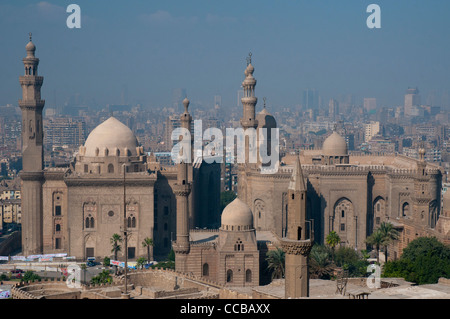 Zwei Moscheen Sultan Hassan und Ar-Rifai, gesehen von der Zitadelle, Cairo Stockfoto