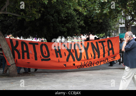 "Aganaktismenoi Sto Syntagma" (wütenden am Syntagma), friedlichen Protest gegen die Wirtschaftskrise, Syntagma-Platz, Athen Stockfoto