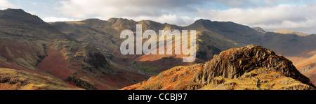 Langdale Pikes vom Seite Pike in den Lake District in England gesehen Stockfoto