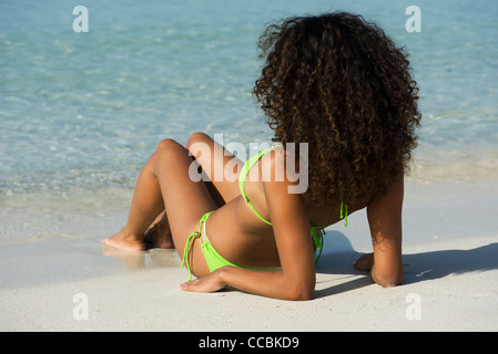 Am haarige strand frauen Kostenloses nackte