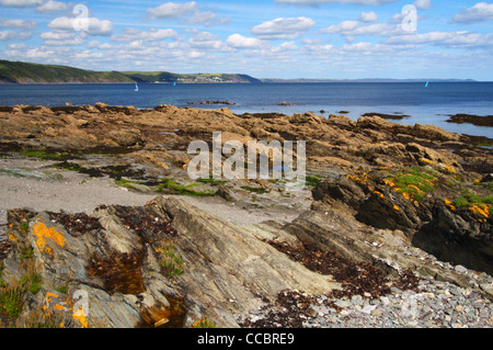 Blick vom Hannafore Punkt in Richtung Looe, Cornwall, Vereinigtes Königreich Stockfoto