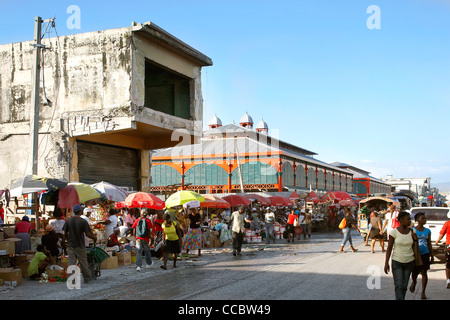 John Mcaslan + Partner sind stolz darauf, ein Teil des Abschlusses der historischen Eisenmarkt In Port-Au-Prince der Eisenmarkt Stockfoto