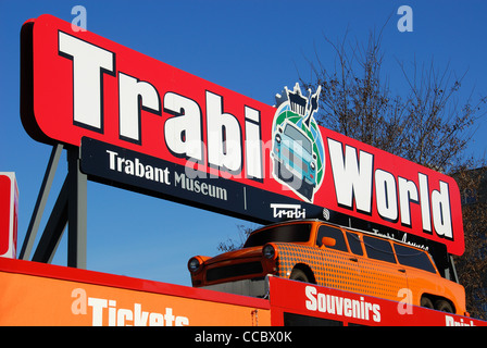 BERLIN, DEUTSCHLAND. "Trabi Welt" Trabant-Museum und Ausgangspunkt der berühmten Berliner "Trabi-Safari". 2012. Stockfoto