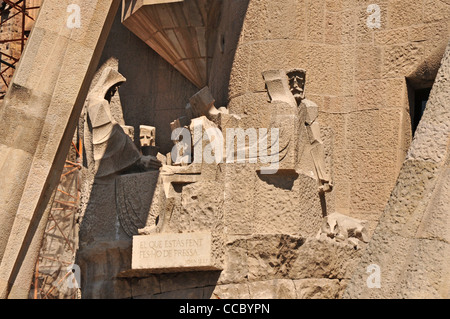 Europa Spanien Barcelona Gaudi unvollständig katholische Kirche Temple Expiatori De La Sagrada Familia Leidenschaft Fassade detail Stockfoto