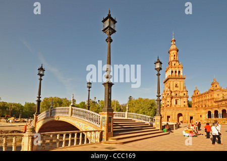 Europa, Spanien, Sevilla, Brücke in der Plaza Espana (1929) Stockfoto