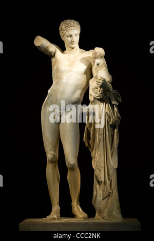 Hermes, wobei das Kind Dionysos, von Praxiteles, archäologische Museum von Olympia. Stockfoto