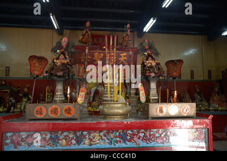 Verbrennen von Weihrauch und Räucherstäbchen in der Tin Hau Tempel Stanley Hongkong Sonderverwaltungsregion Hongkong China Asien Stockfoto