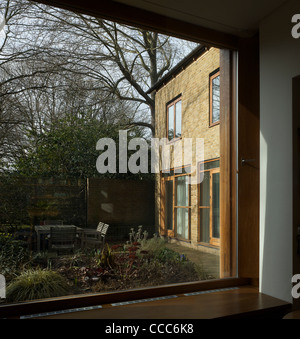 MORRISON HOUSE VERBÜNDETEN UND MORRISON LONDON BLACKHEATH 2009 BLICK VOM ERWEITERUNG IN GARTEN UND HAUS FASSADE Stockfoto