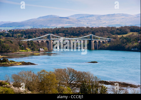 Menai Bridge Menai Straits North Wales Uk. Auf der Seite von Anglesey genommen Stockfoto