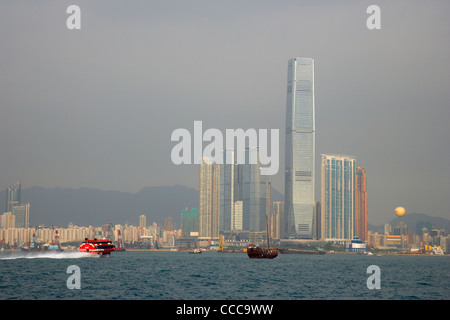 Madeira Tragflächenboot Macau ferry Geschwindigkeiten in Richtung Kowloon Skyline Hongkong Sonderverwaltungsregion Hongkong China Asien Stockfoto