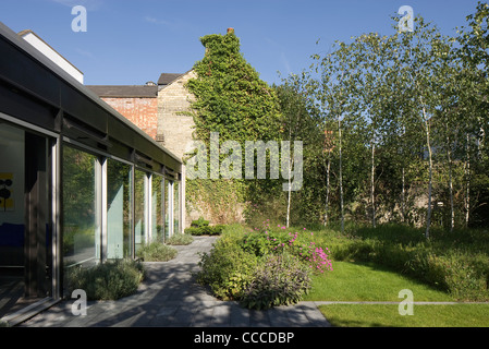 3a Hampstead Lane, Duggan Morris Architects, außen, zeigt die Landschaft Garten Stockfoto