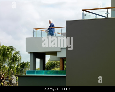 Haus im Manley Sydney Australia von Assemblage Peter Chivers Architekt Balkon Portrait des Architekten (Peter Chivers Schwimmbad Stockfoto