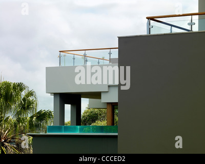 Haus in Manley, Sydney, Australien, von Assemblage - Peter Chivers Architekt, Balkon, Schwimmbad Stockfoto