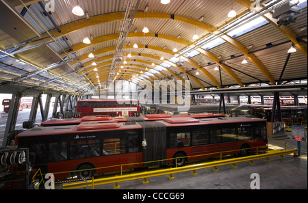 Die neue West Ham Bus Garage für London Busse gehört zu den größten Bus-Garagen In Europa. Dies ist einer der drei Garagen für Tfl Stockfoto