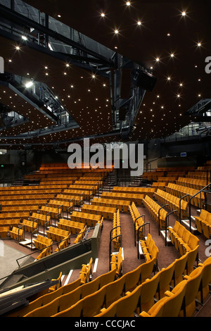 Crucible Theatre 1971 eröffnet und wird als eines der bedeutendsten Theater der Generation aufgeführt. Es umfasst eine 400 Stockfoto