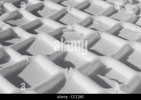 Reifenspuren Sie, die Muster in den Schnee wird gedruckt Stockfoto