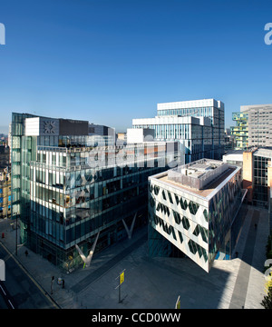 ARMANI-FLAGSHIP-STORE, MANCHESTER, SHEPPARD ROBSON, 2008. ALLGEMEINEN ERHÖHTEN BLICK AUF DIE GEBÄUDE Stockfoto