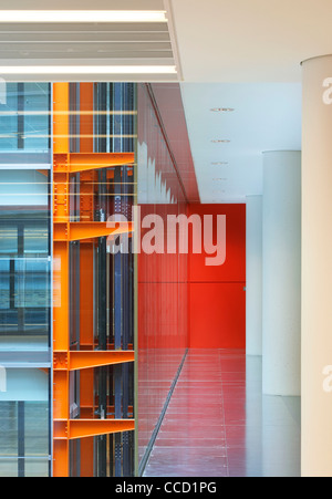 BBC BROADCASTING HOUSE - PHASE 2, ID:SR / SHEPPARD ROBSON, LONDON, 2010, INNERE BESICHTIGEN, DER BUNTE BAU Stockfoto