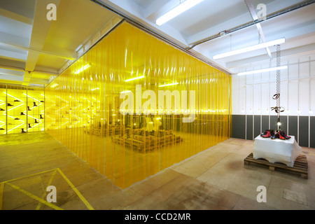 Dr. Marten Pop-up-Store, Kampagnendesign, Spitalfields, London, uk, 2009. Innenaufnahme zeigt die innovative Display-Schuhe Stockfoto