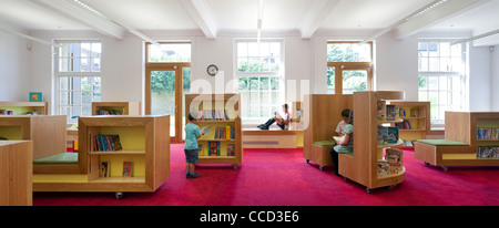 Thornton Heath Bibliothek hat nach einer 1,5 M Gbp Sanierung entworfen von Fett wieder geöffnet. Die Bibliothek enthält eine neue Pre-Cast Stockfoto