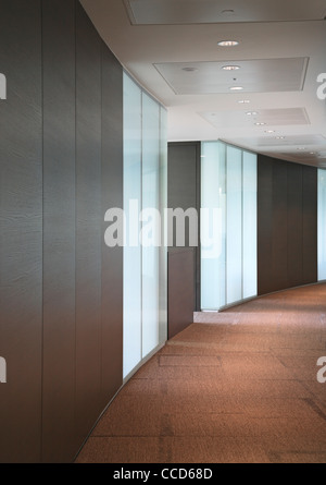 Londoner Hauptsitz der Bank of China, Pringle Brandon, London, 2010, Büro Flur Stockfoto