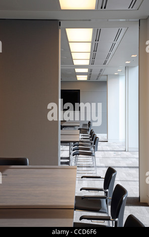 Londoner Hauptsitz der Bank of China, Pringle Brandon, London, 2010, Partionierte Konferenzraum Stockfoto